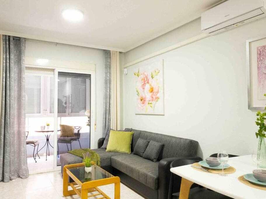 Apartamento Pink Sunbirds Apartment Torrevieja Exterior photo